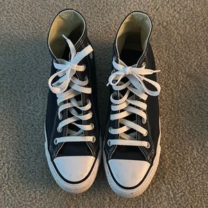 Navy Blue Women’s Converse Hi Tops Size 9. Only worn a few time.